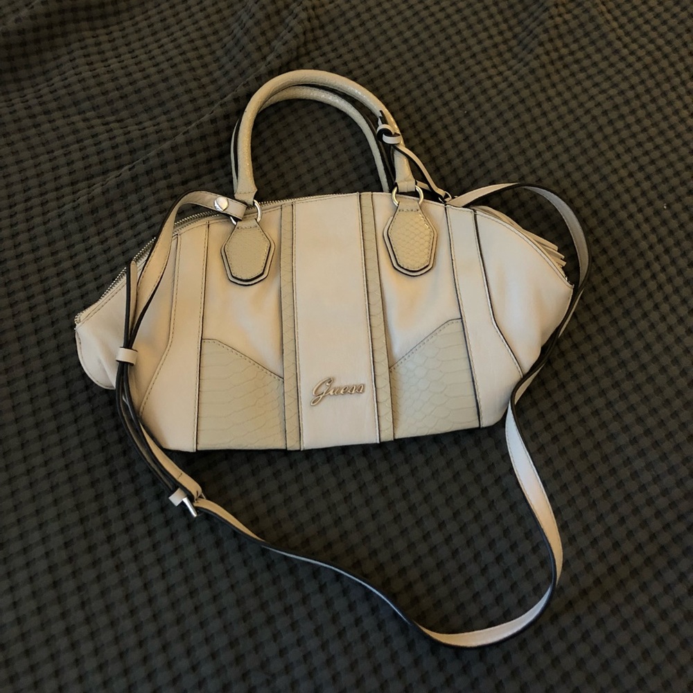 GUESS handbag - Picture 2 of 7